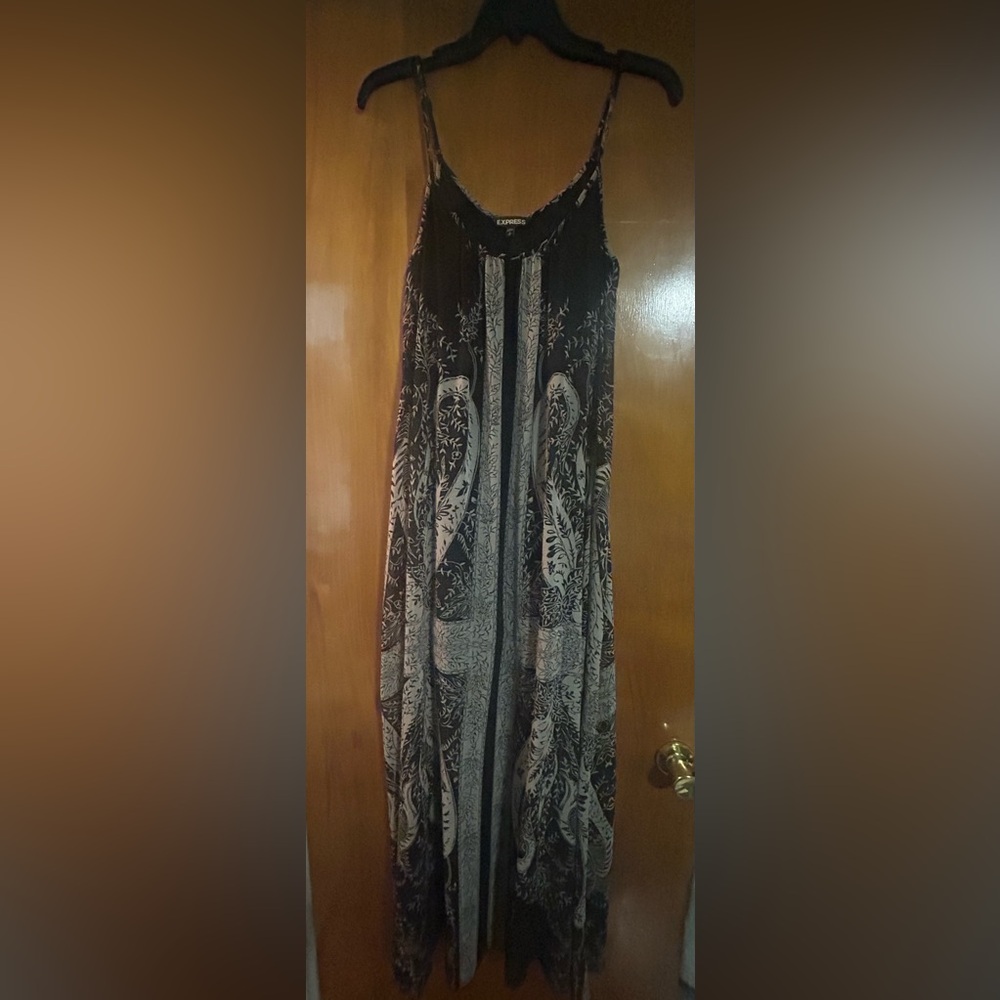 Express Black and Cream Leaf Print Dress